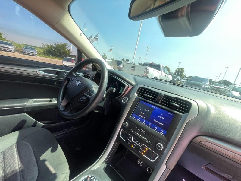 Ford Fusion Vehicle Image 05