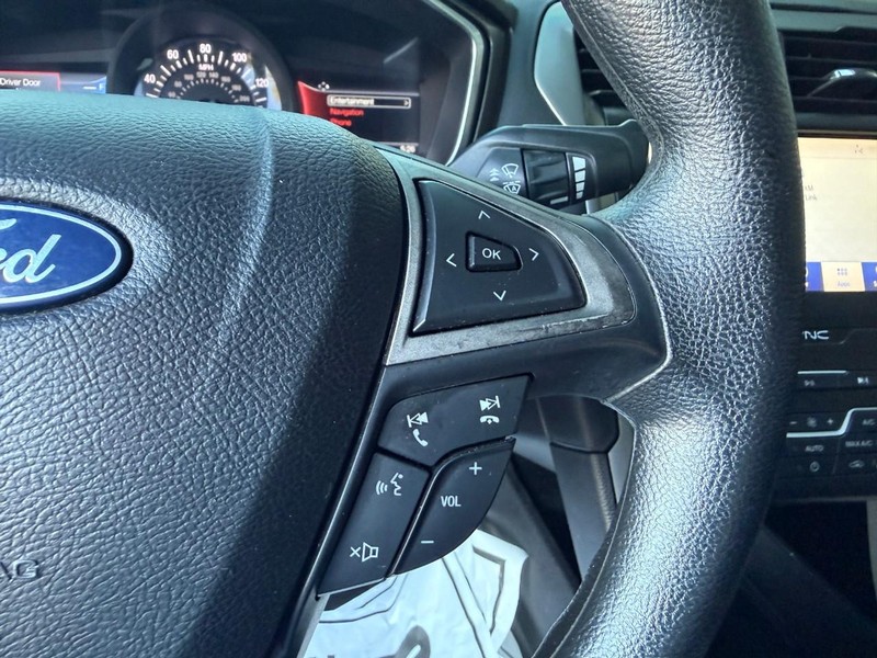 Ford Fusion Vehicle Image 23