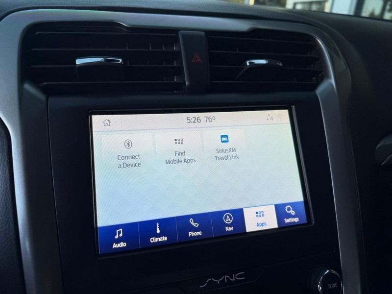 Ford Fusion Vehicle Image 24