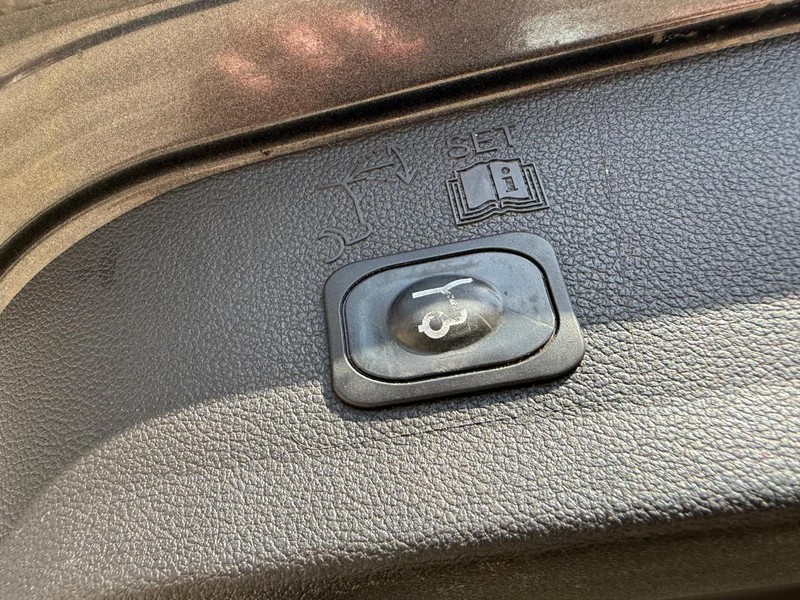 Ford Escape Vehicle Image 14