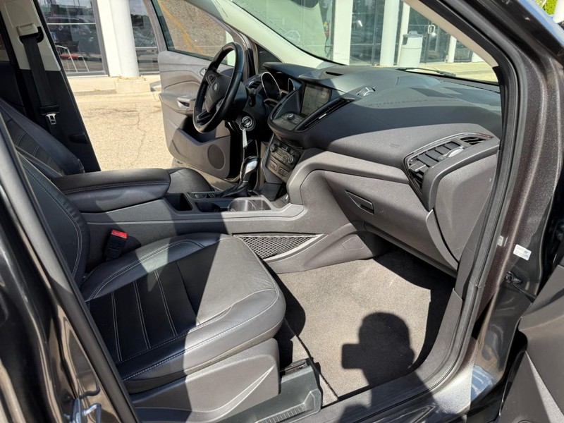 Ford Escape Vehicle Image 18