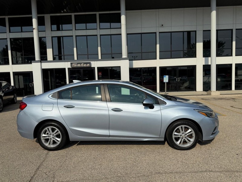 Chevrolet Cruze Vehicle Image 04