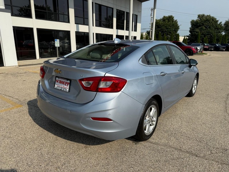 Chevrolet Cruze Vehicle Image 05