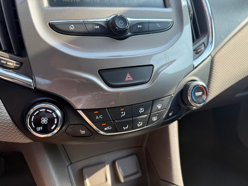 Chevrolet Cruze Vehicle Image 24