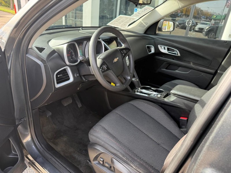 Chevrolet Equinox Vehicle Image 10