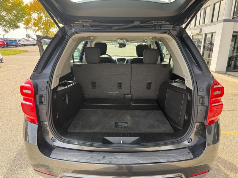 Chevrolet Equinox Vehicle Image 13