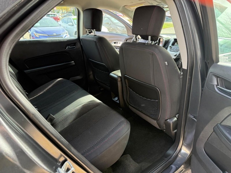 Chevrolet Equinox Vehicle Image 15