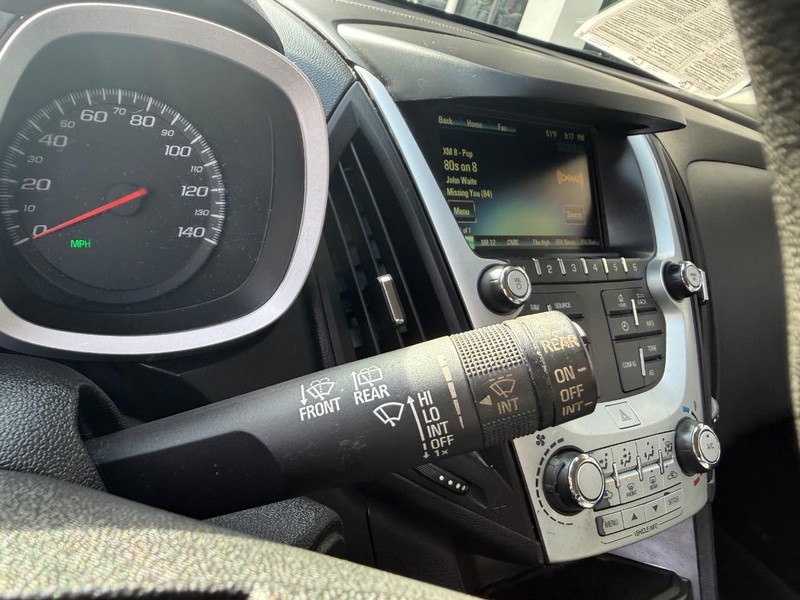 Chevrolet Equinox Vehicle Image 21