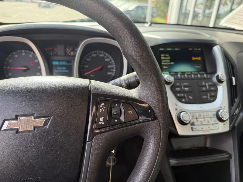 Chevrolet Equinox Vehicle Image 22