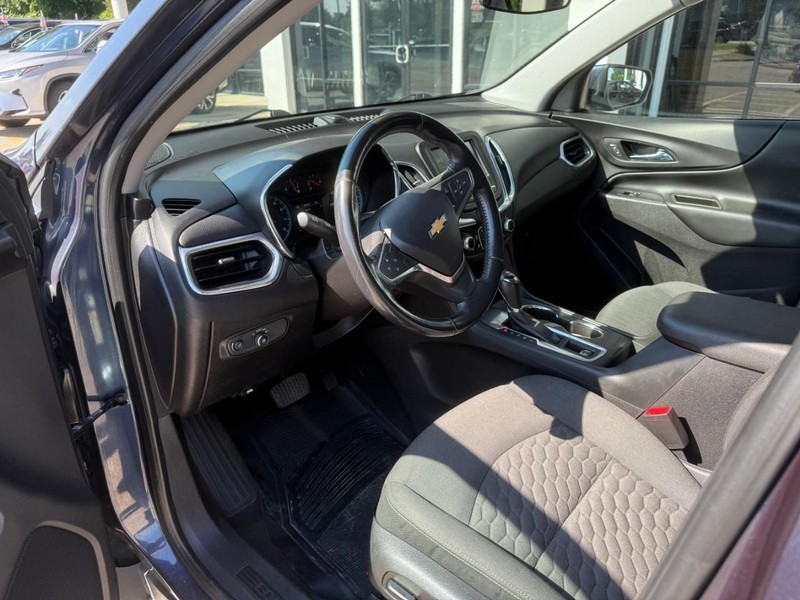 Chevrolet Equinox Vehicle Image 10