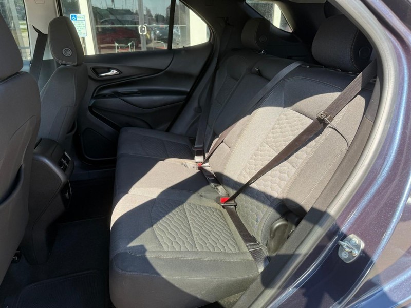Chevrolet Equinox Vehicle Image 11