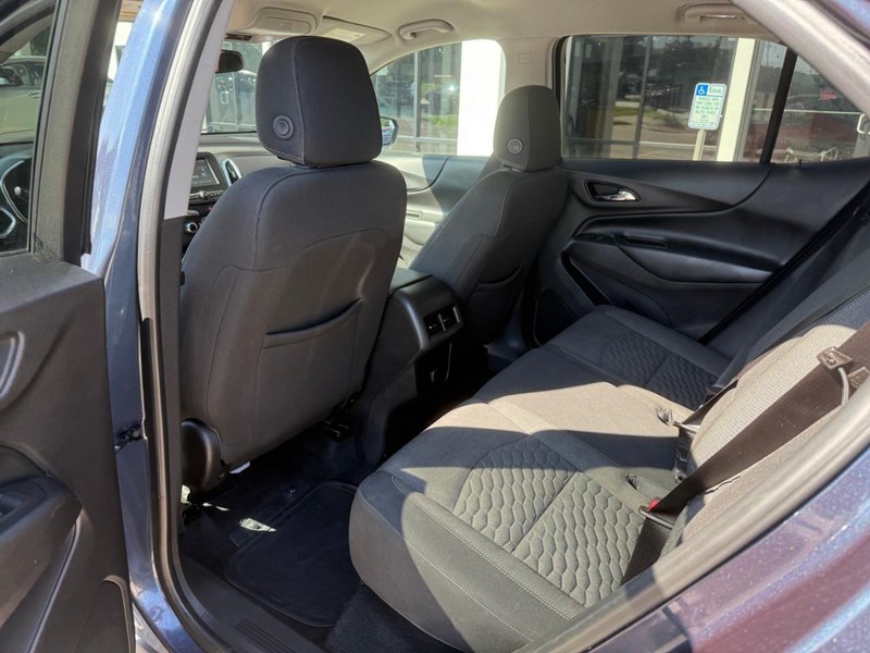 Chevrolet Equinox Vehicle Image 12