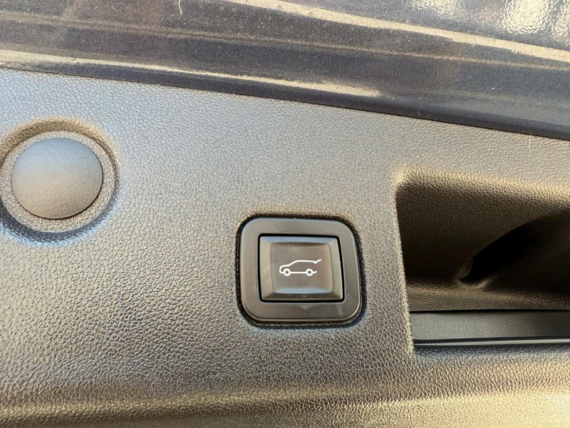Chevrolet Equinox Vehicle Image 14