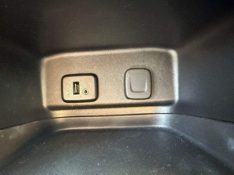 Chevrolet Equinox Vehicle Image 30