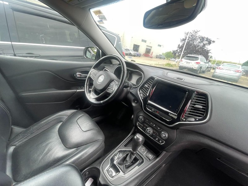 Jeep Cherokee Vehicle Image 05