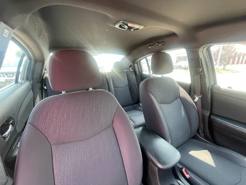 Chrysler 200 Vehicle Image 04