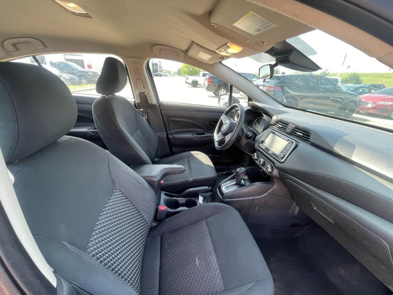 Nissan Versa Vehicle Image 03