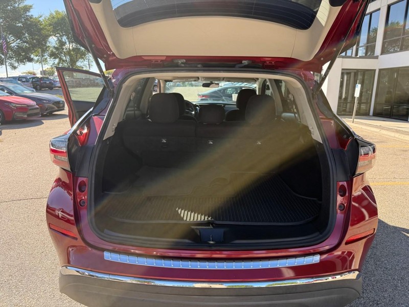 Nissan Murano Vehicle Image 13