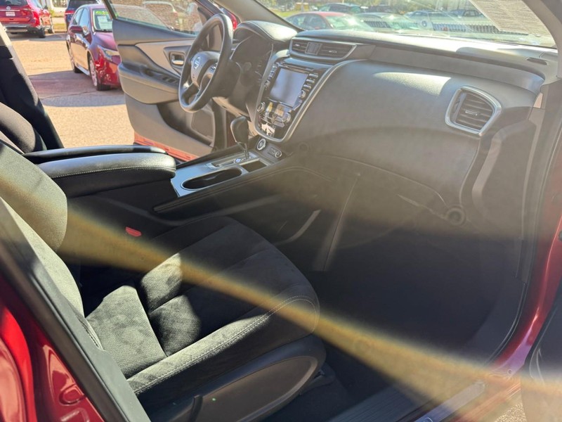 Nissan Murano Vehicle Image 17