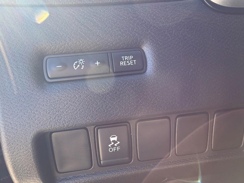Nissan Murano Vehicle Image 18