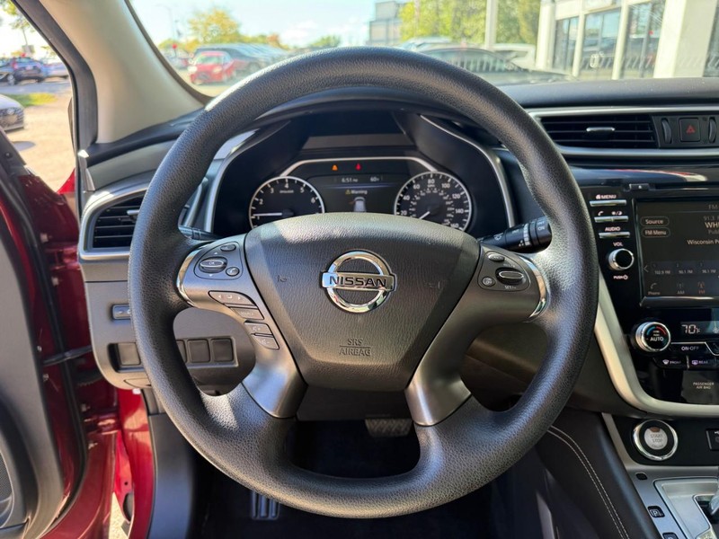 Nissan Murano Vehicle Image 20