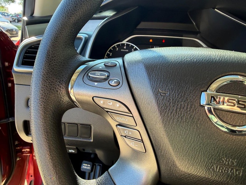 Nissan Murano Vehicle Image 21