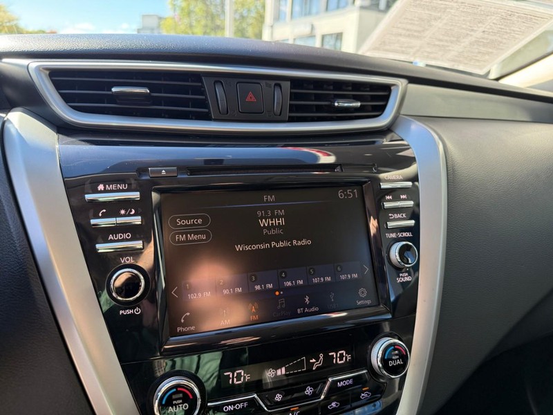Nissan Murano Vehicle Image 25