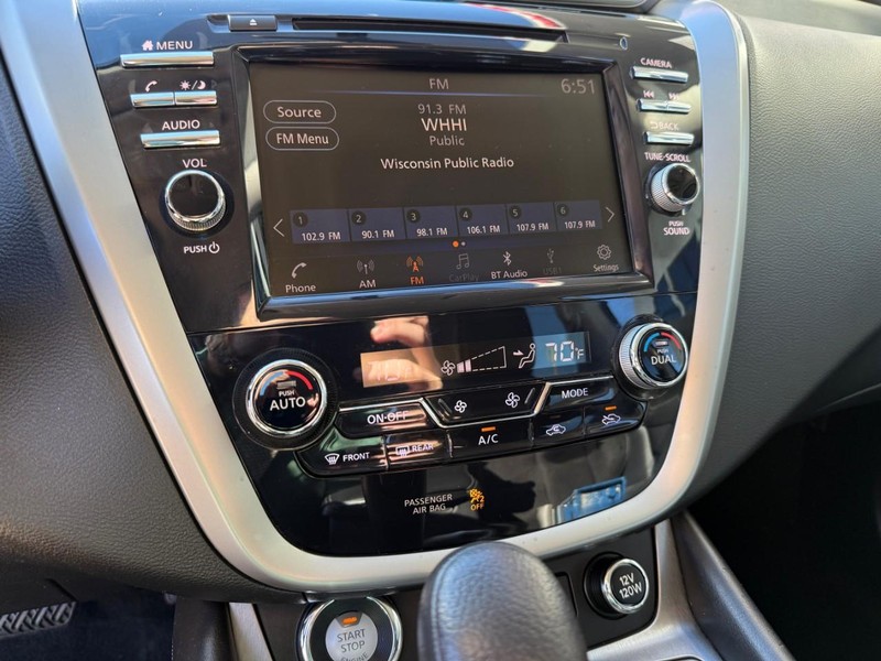 Nissan Murano Vehicle Image 26