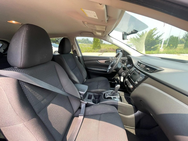 Nissan Rogue Sport Vehicle Image 03
