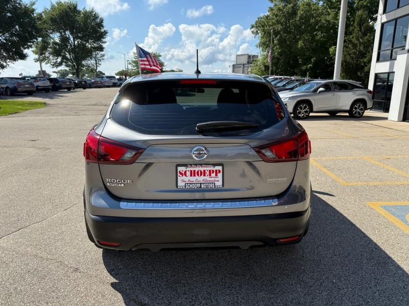 Nissan Rogue Sport Vehicle Image 06