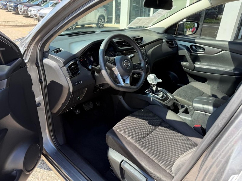 Nissan Rogue Sport Vehicle Image 10