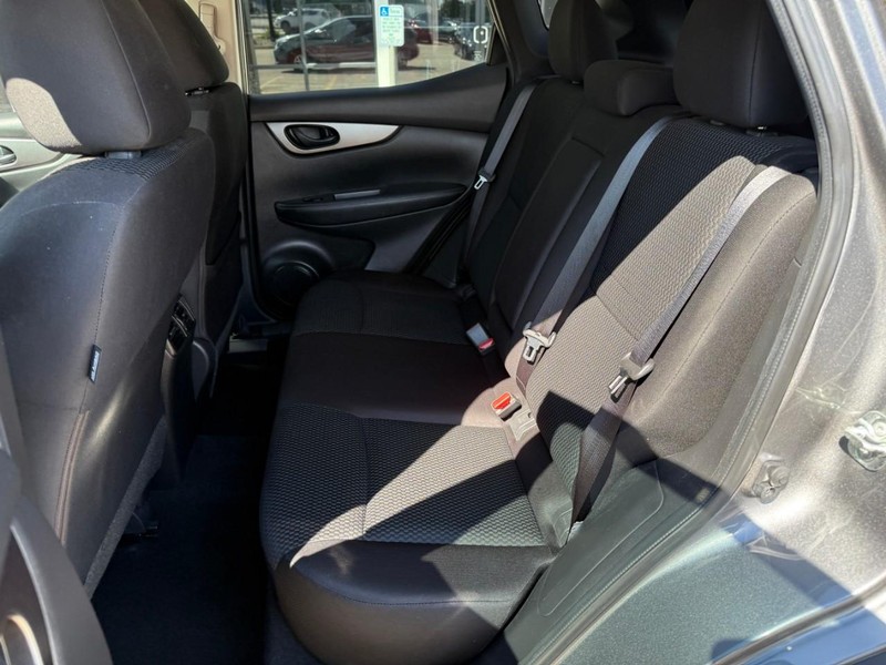 Nissan Rogue Sport Vehicle Image 11