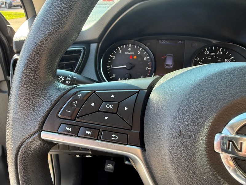 Nissan Rogue Sport Vehicle Image 21