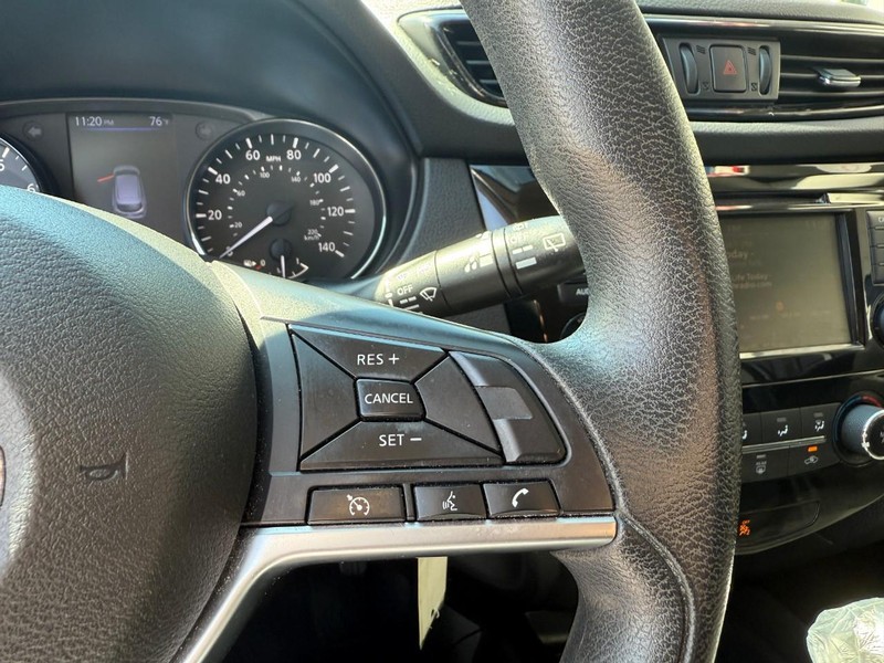 Nissan Rogue Sport Vehicle Image 24