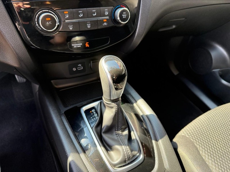 Nissan Rogue Sport Vehicle Image 27