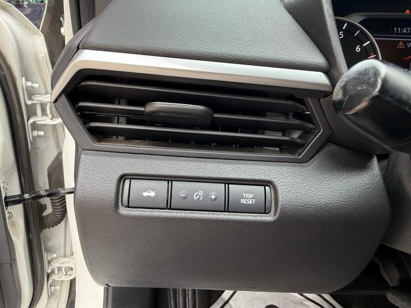 Nissan Altima Vehicle Image 18