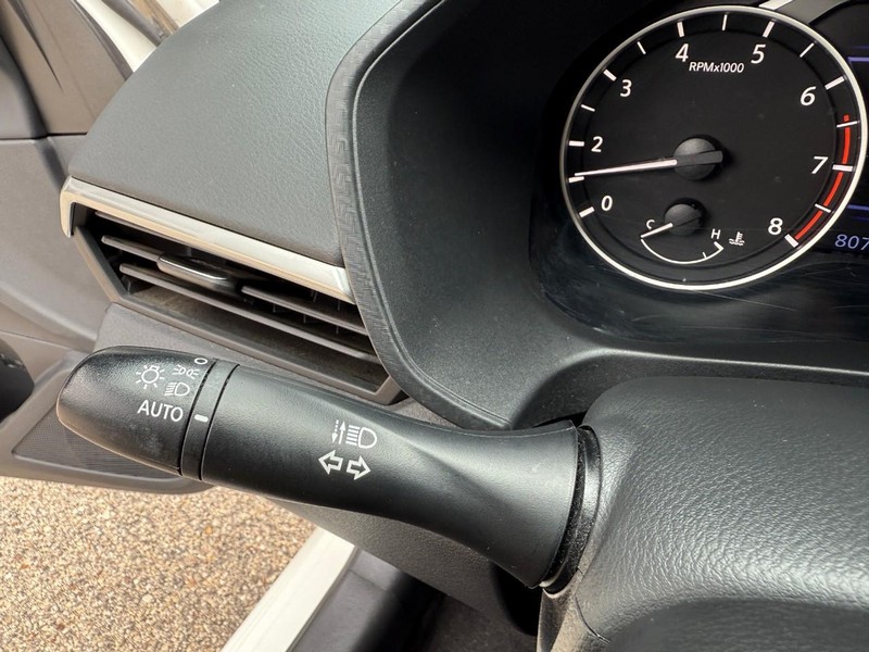 Nissan Altima Vehicle Image 21