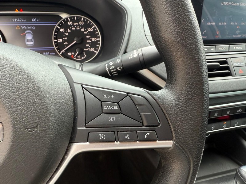 Nissan Altima Vehicle Image 23