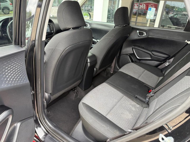 Kia Soul Vehicle Image 12