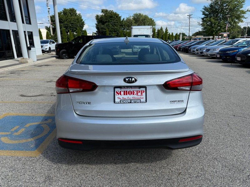 Kia Forte Vehicle Image 06