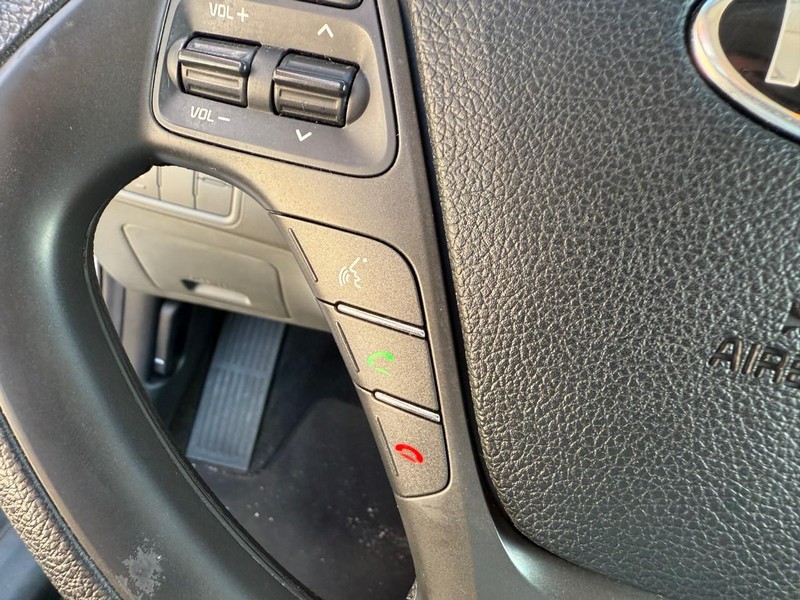Kia Forte Vehicle Image 20