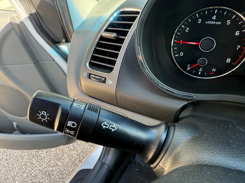 Kia Forte Vehicle Image 21