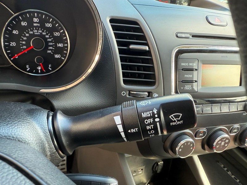 Kia Forte Vehicle Image 22