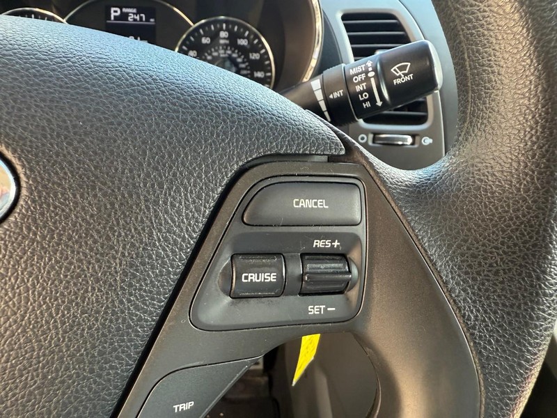 Kia Forte Vehicle Image 23