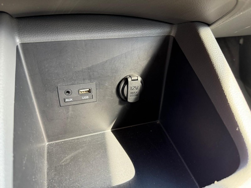 Kia Forte Vehicle Image 27