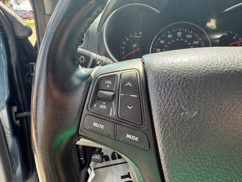 Kia Sorento Vehicle Image 20