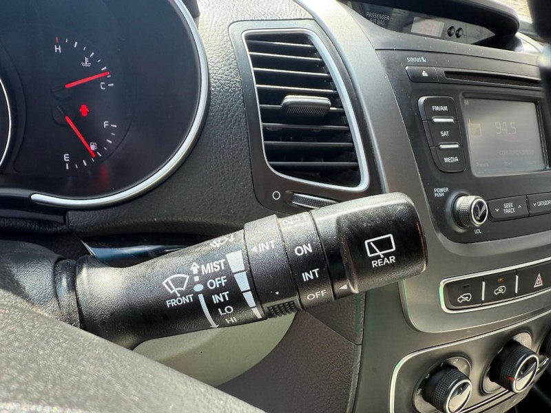 Kia Sorento Vehicle Image 22
