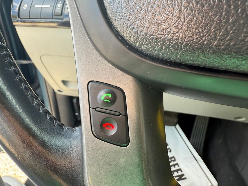 Kia Sorento Vehicle Image 24