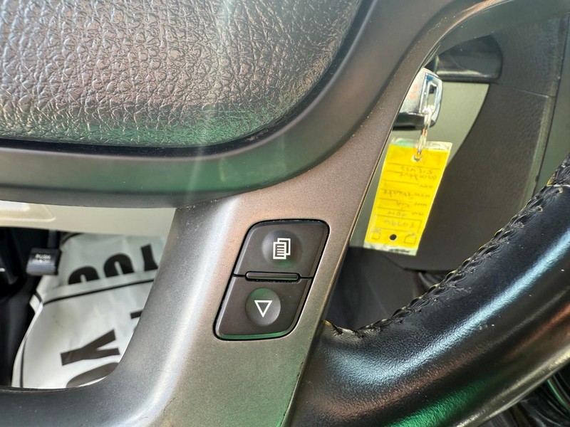 Kia Sorento Vehicle Image 25