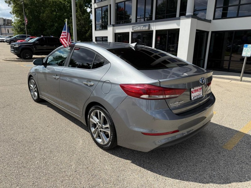 Hyundai Elantra Vehicle Image 07